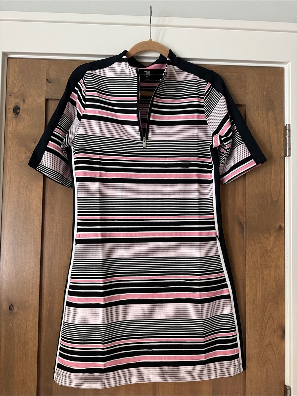 NWOT Tail Golf dress Womens M Pink/Black Stripes Stretch Activewear SportS Dress
